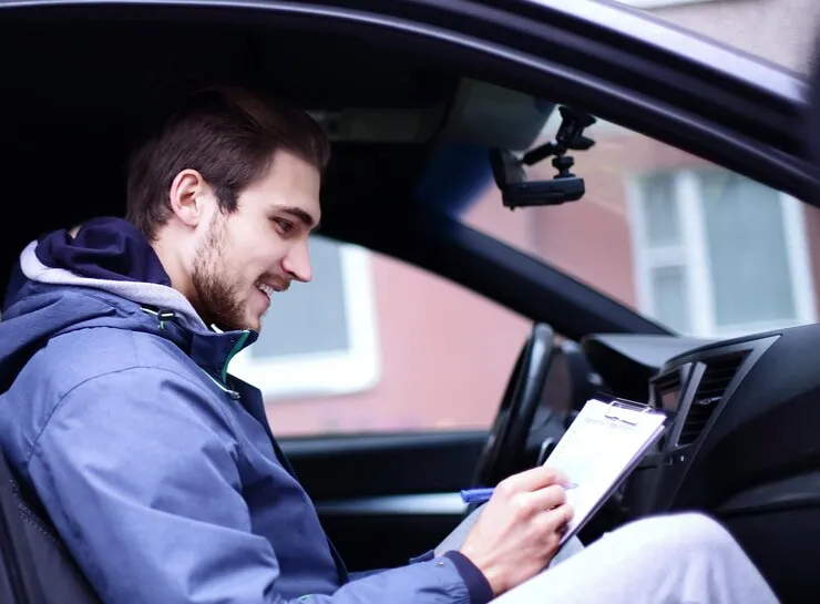 Guide to Driving Lessons for Automatic Cars in Bolton